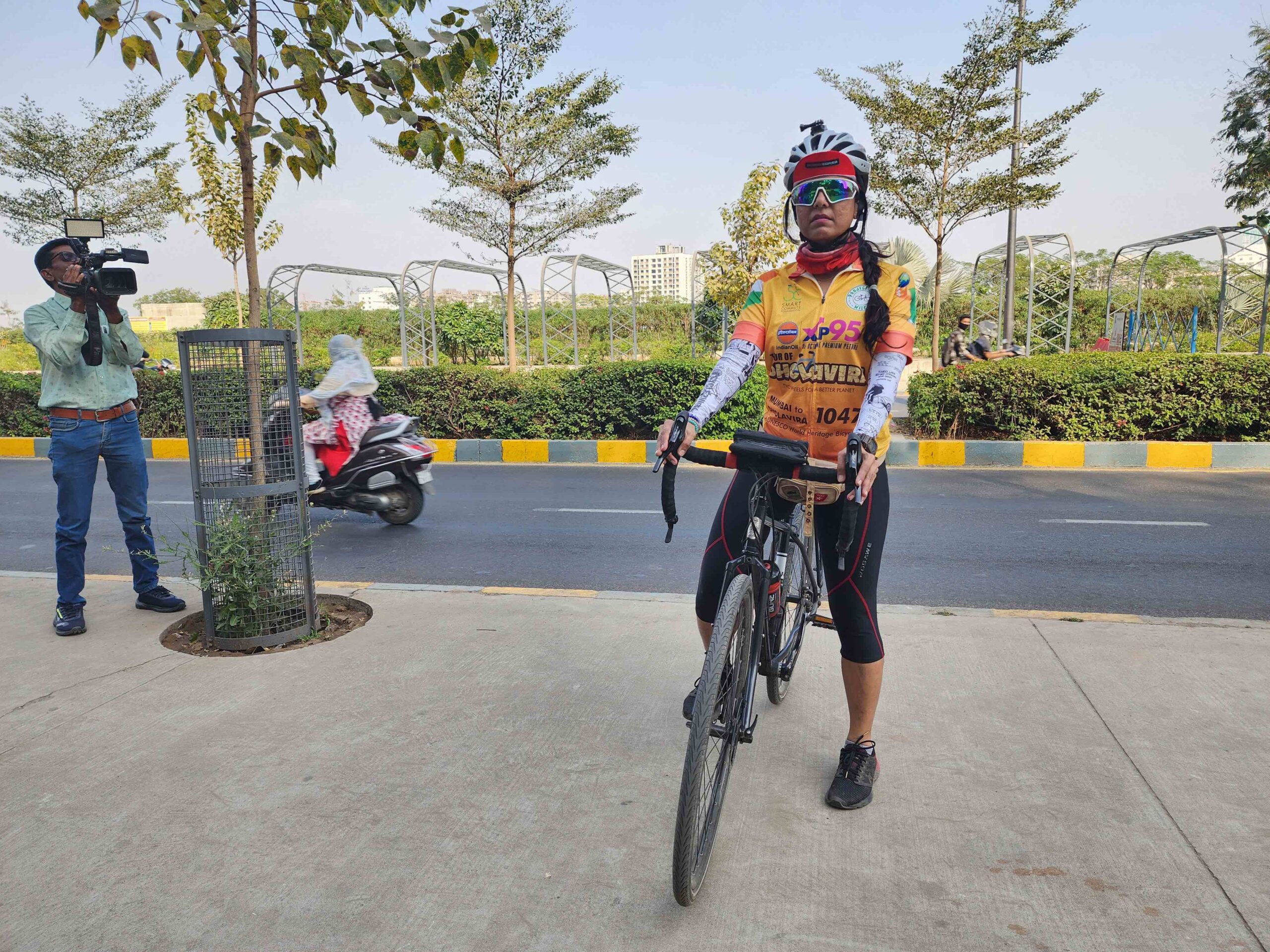 ‘टूर ऑफ धोलावीरा’ के लिए सायकलिस्ट फिरोजा पहुँची अहमदाबाद