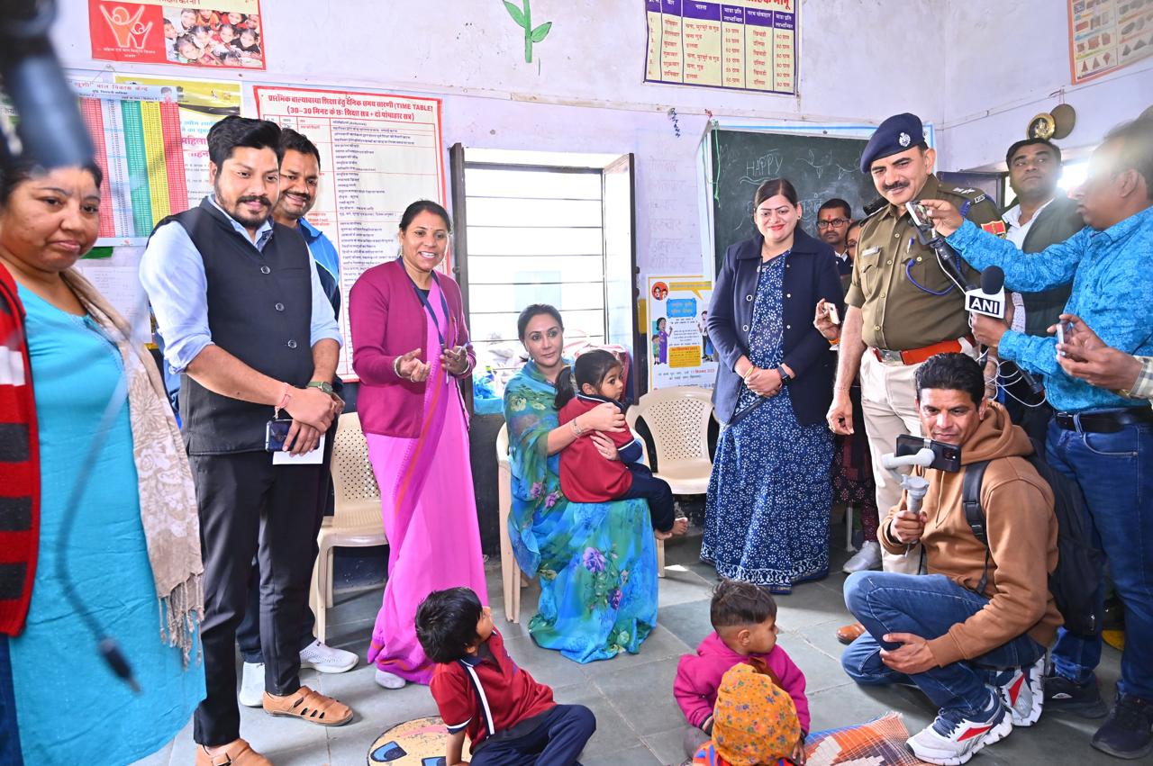 उप मुख्यमंत्री दिया कुमारी ने अजमेर की आंगनवाड़ी केंद्रों का किया निरीक्षण