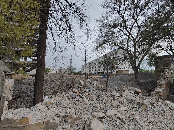 जयपुर में अतिक्रमण हटाने की कार्रवाई: उपराष्ट्रपति के फार्म हाउस पर भी चला बुलडोजर