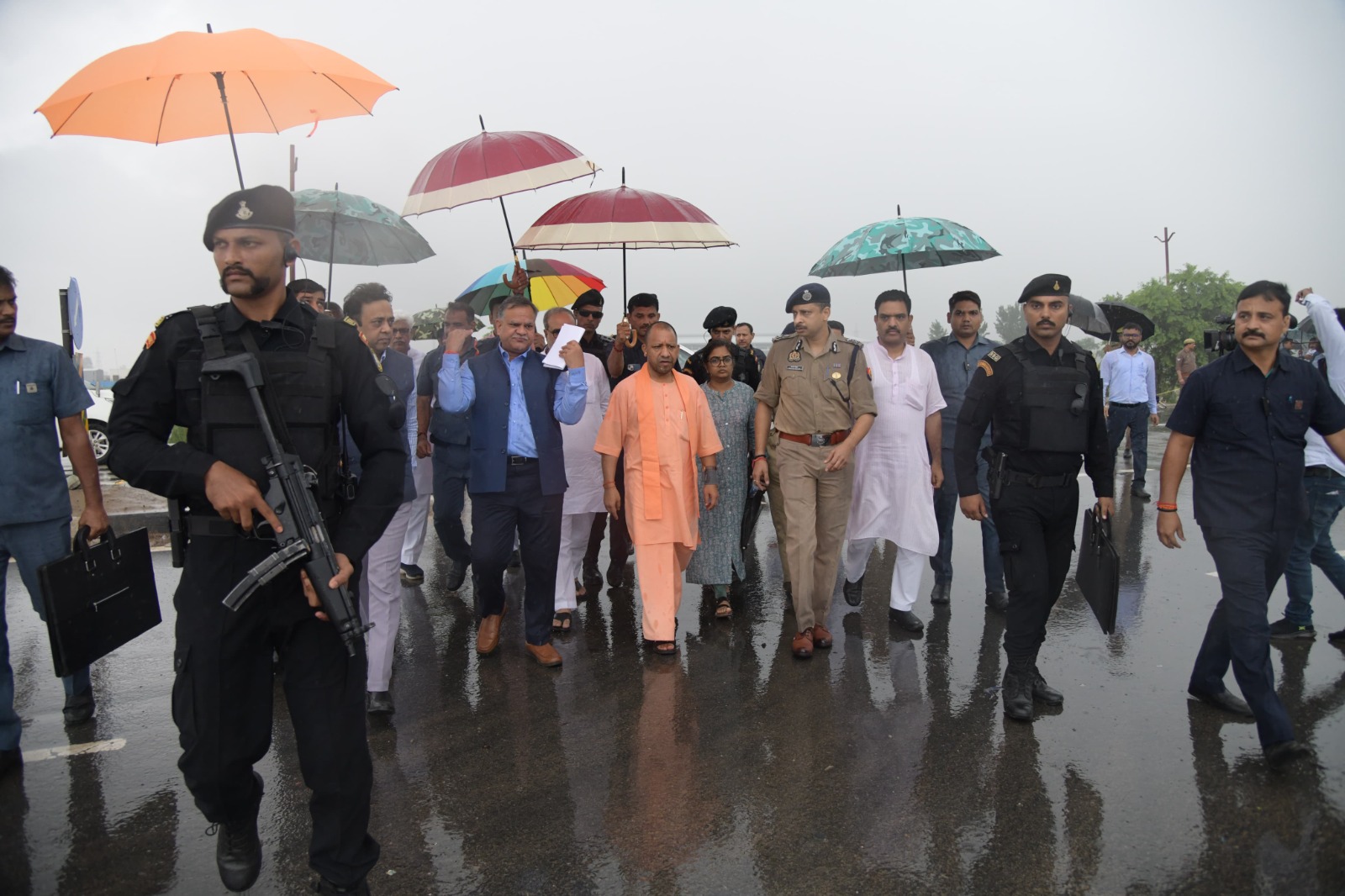 हाथरस भगदड़ हादसा: 122 लोगों की मौत, सीएम योगी ने की जांच के आदेश