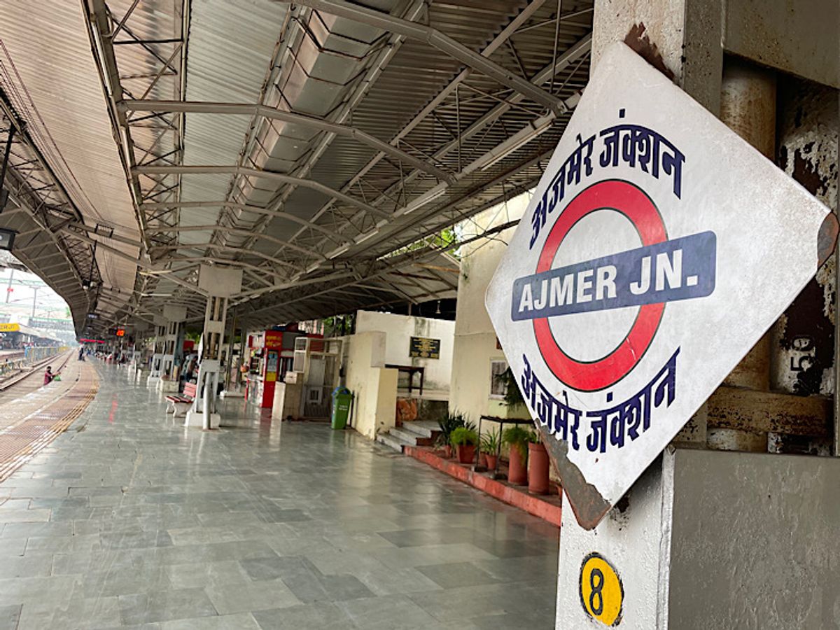 अजमेर ट्रेन पर हमले की धमकी: सोशल मीडिया पर विवादित टिप्पणी, पुलिस सतर्क