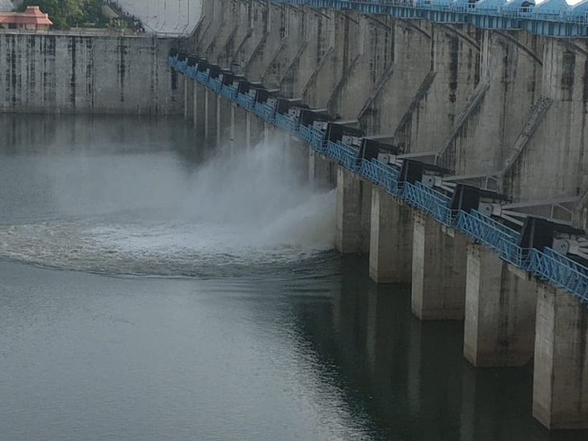 बीसलपुर बांध में पानी की आवक घटी, चार गेटों से हो रही निकासी