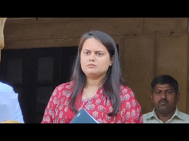 टीना डाबी का महिला सुरक्षा पर सख्त कदम: नर्सिंग कर्मी पर बड़ी कार्रवाई