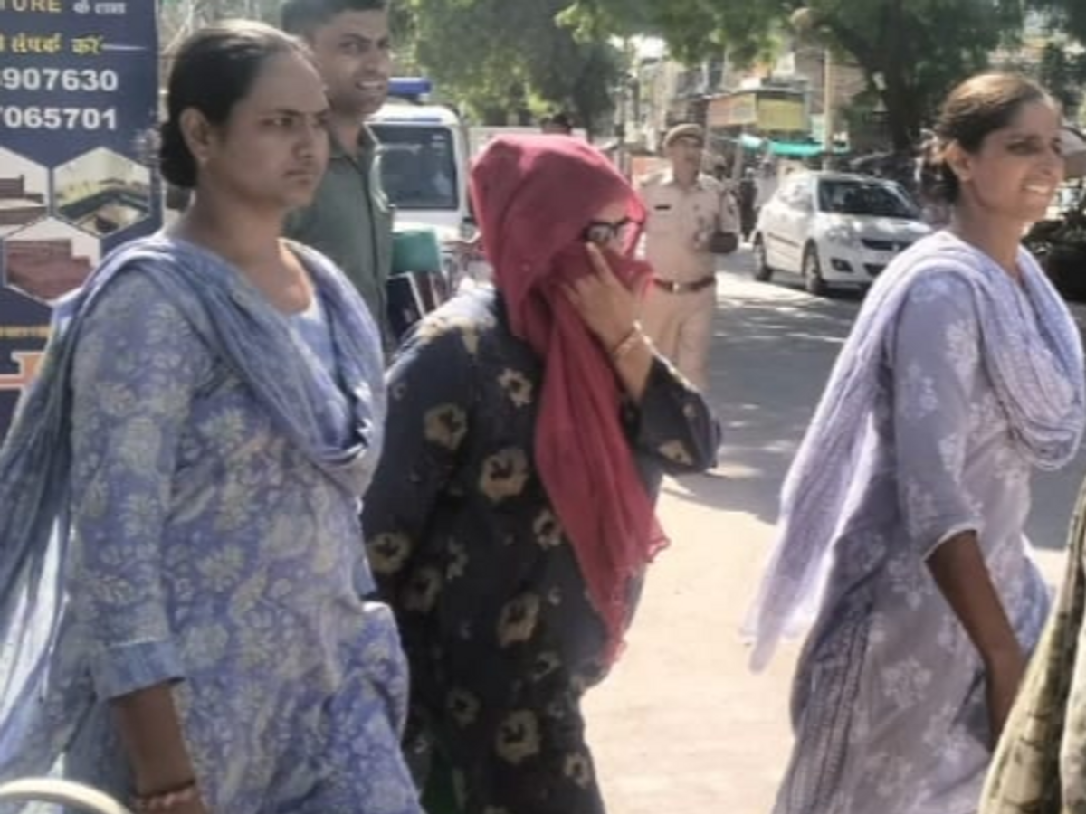 एसआई भर्ती पेपर लीक: एसओजी ने ट्रेनी एसआई के घरों पर मारा छापा