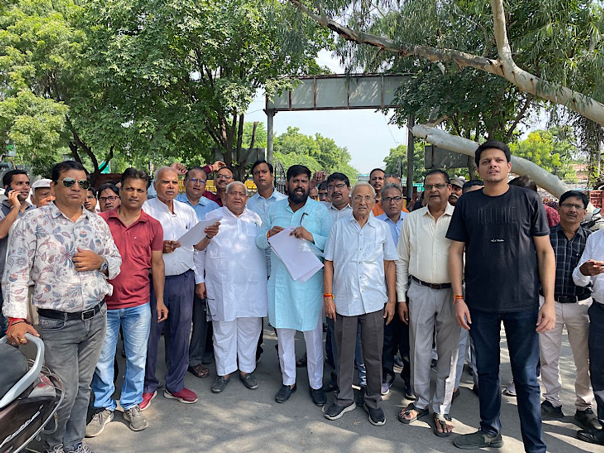 अजमेर में वैश्य समाज का प्रदर्शन, पार्षद और बेटे की गिरफ्तारी की मांग