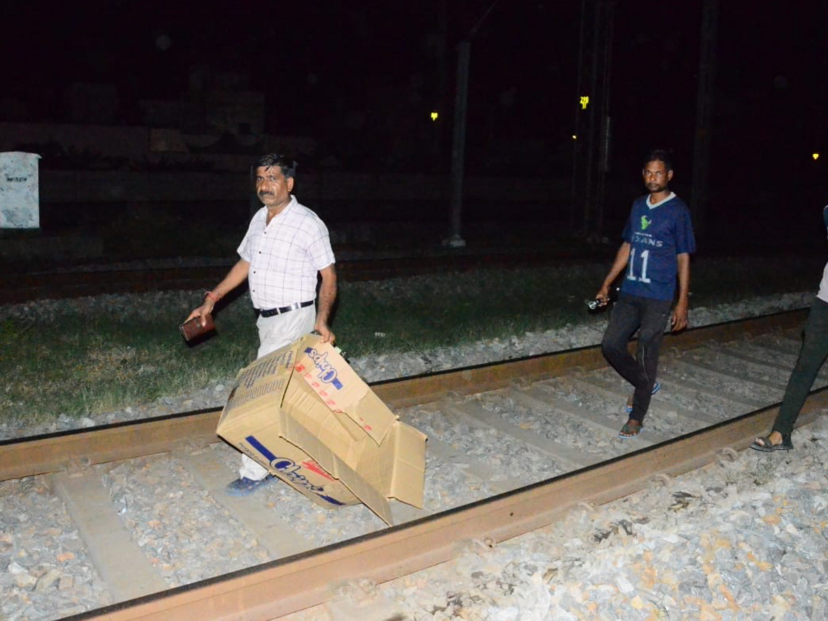 सुभाष नगर फाटक पर संदिग्ध वस्तु मिलने से ट्रेन रुकी, जांच जारी