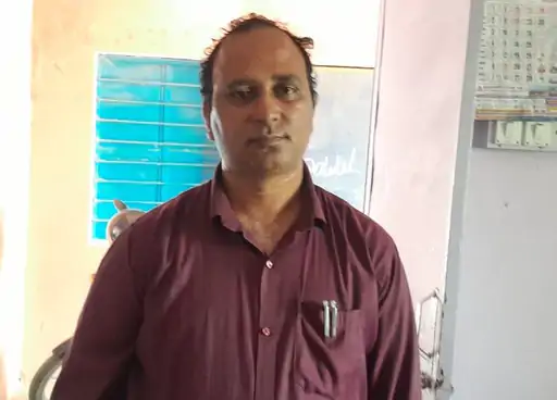 सरकारी स्कूल के टीचर द्वारा छात्रा को अश्लील मैसेज, ग्रामीणों का हंगामा