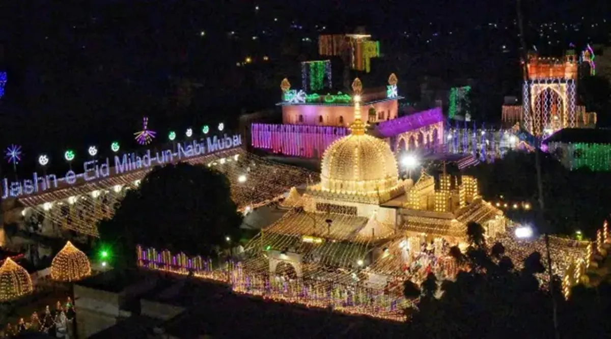 अजमेर में ईद मिलादुन्नबी का जुलूस, ढाई दिन के झोपड़े से हुई शुरुआत