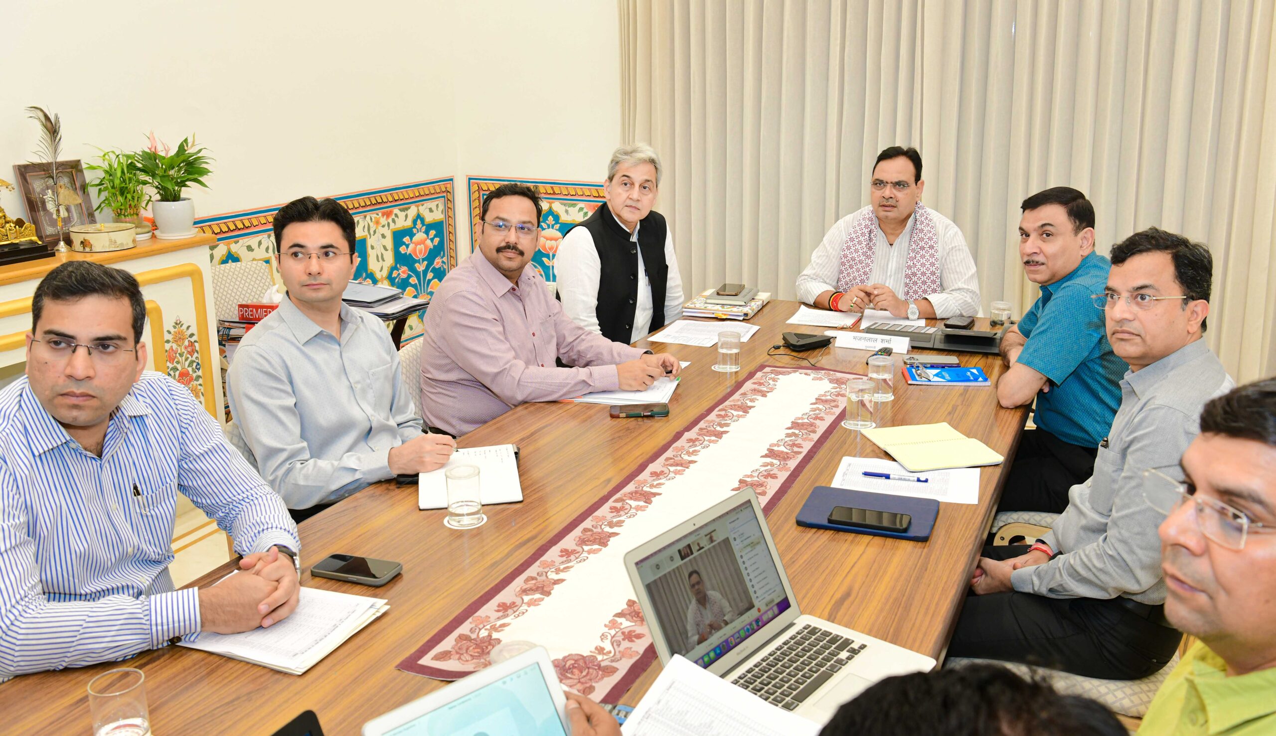 मुख्यमंत्री शर्मा ने राजस्थानी IAS अधिकारियों से की चर्चा
