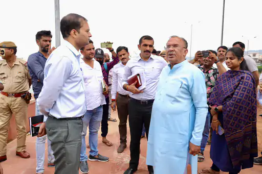 मौसम विभाग के अलर्ट के बाद स्कूलों में छुट्टी, देवनानी ने लिया जायजा