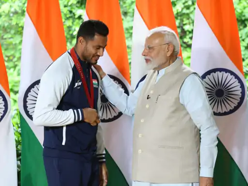 प्रधानमंत्री ने पेरिस पैरालिंपिक-2024 के विजेता सुंदर गुर्जर का किया सम्मान