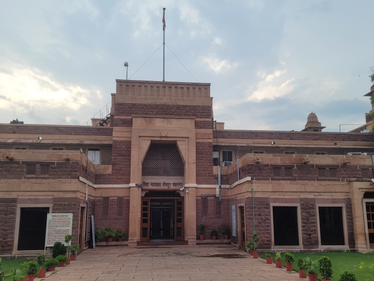 जोधपुर ACB कोर्ट ने रिटायर आयकर अधिकारी को 3 साल की सजा सुनाई