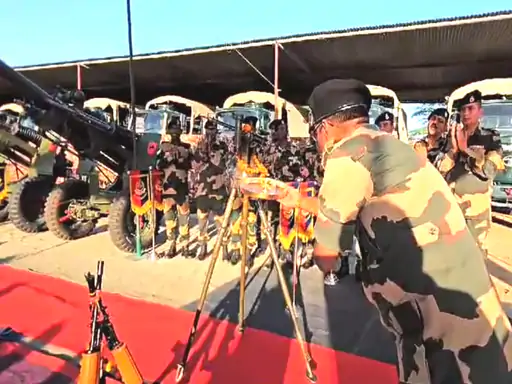 जैसलमेर में विजयादशमी पर सीमा सुरक्षा बल ने किया शस्त्र पूजन