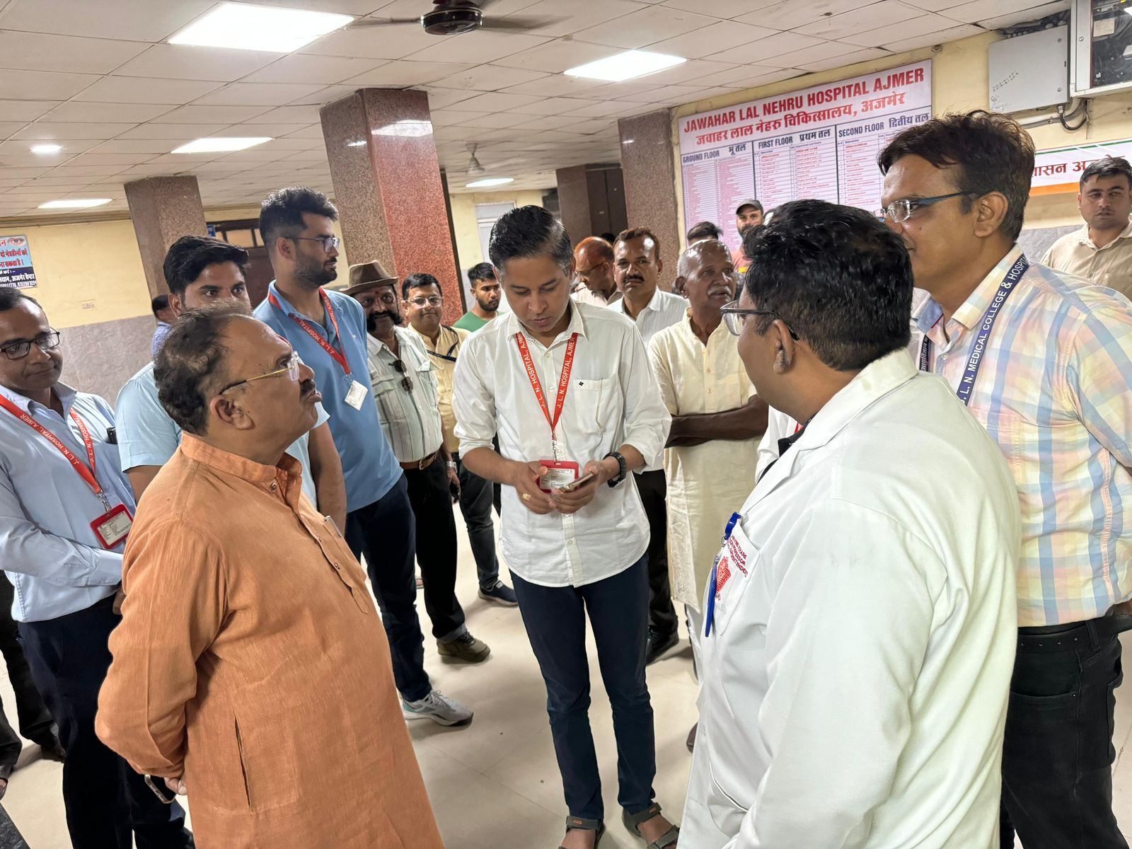 जवाहरलाल नेहरू अस्पताल में देवनानी ने किया निरीक्षण