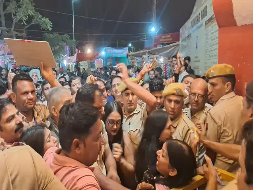 पुष्कर मेला : कैलाश खेर का कॉन्सर्ट, भीड़, पुलिस विवाद और पिस्टल चोरी