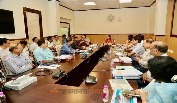 डिप्टी सीएम दिया कुमारी ने पीडब्ल्यूडी की धीमी कार्यशैली पर जताई नाराजगी