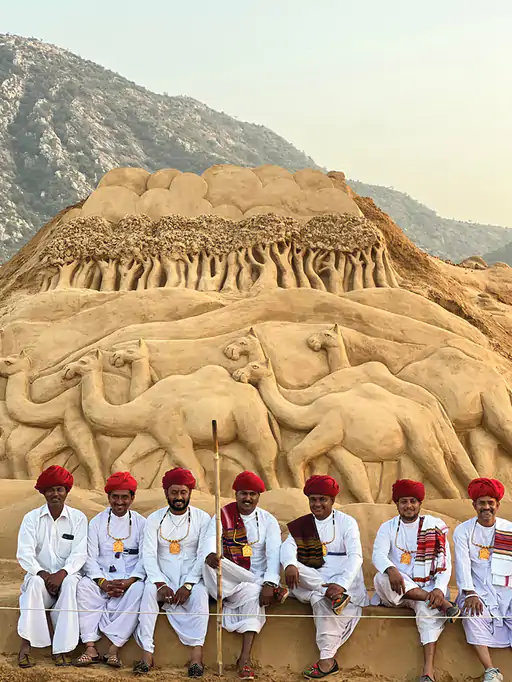 पुष्कर मेला 2024: रंगारंग कार्यक्रमों और ऊंट-घोड़ों की धूम