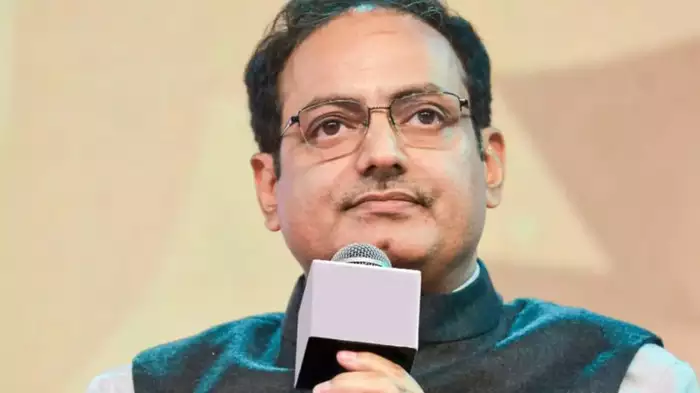 टीनएज लड़कों के अकेलेपन के विकास दिव्यकीर्ति के बताए कारण