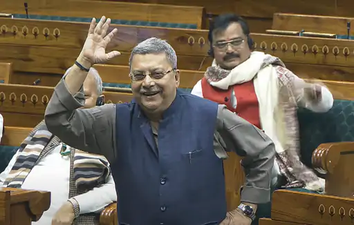 “लेडी किलर” विवाद: सिंधिया और बनर्जी में तीखी बहस, संसद में हंगामा