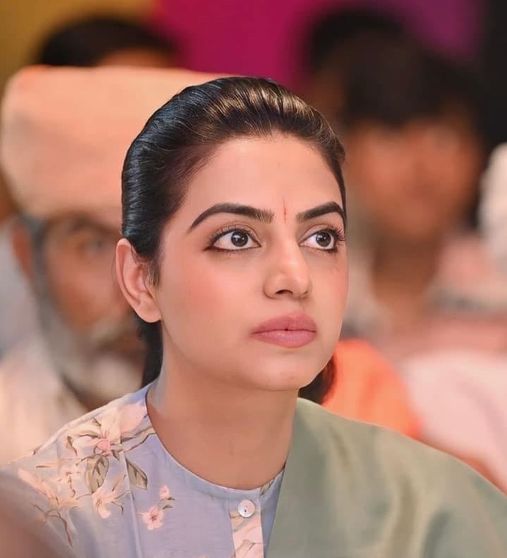 दिव्या मदेरणा का ‘आंखों से ही राज हाले भाई’ बयान पर वायरल वीडियो