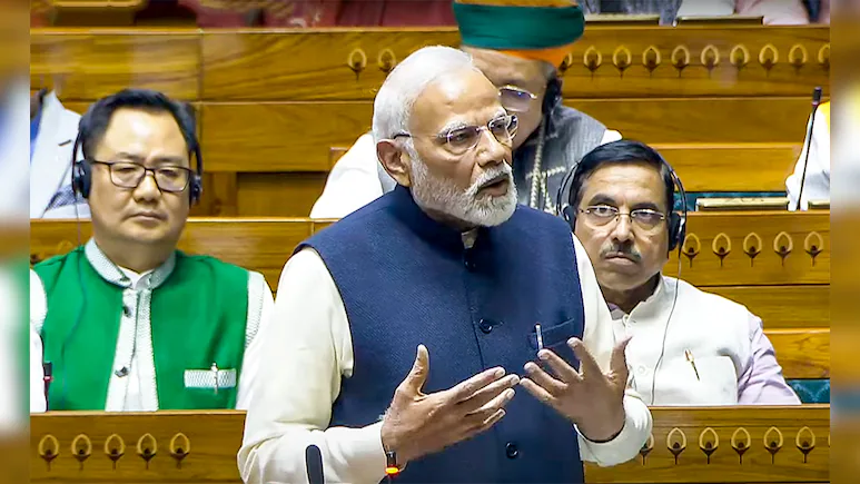 संविधान के 75 वर्षों की यात्रा: पीएम मोदी का संबोधन