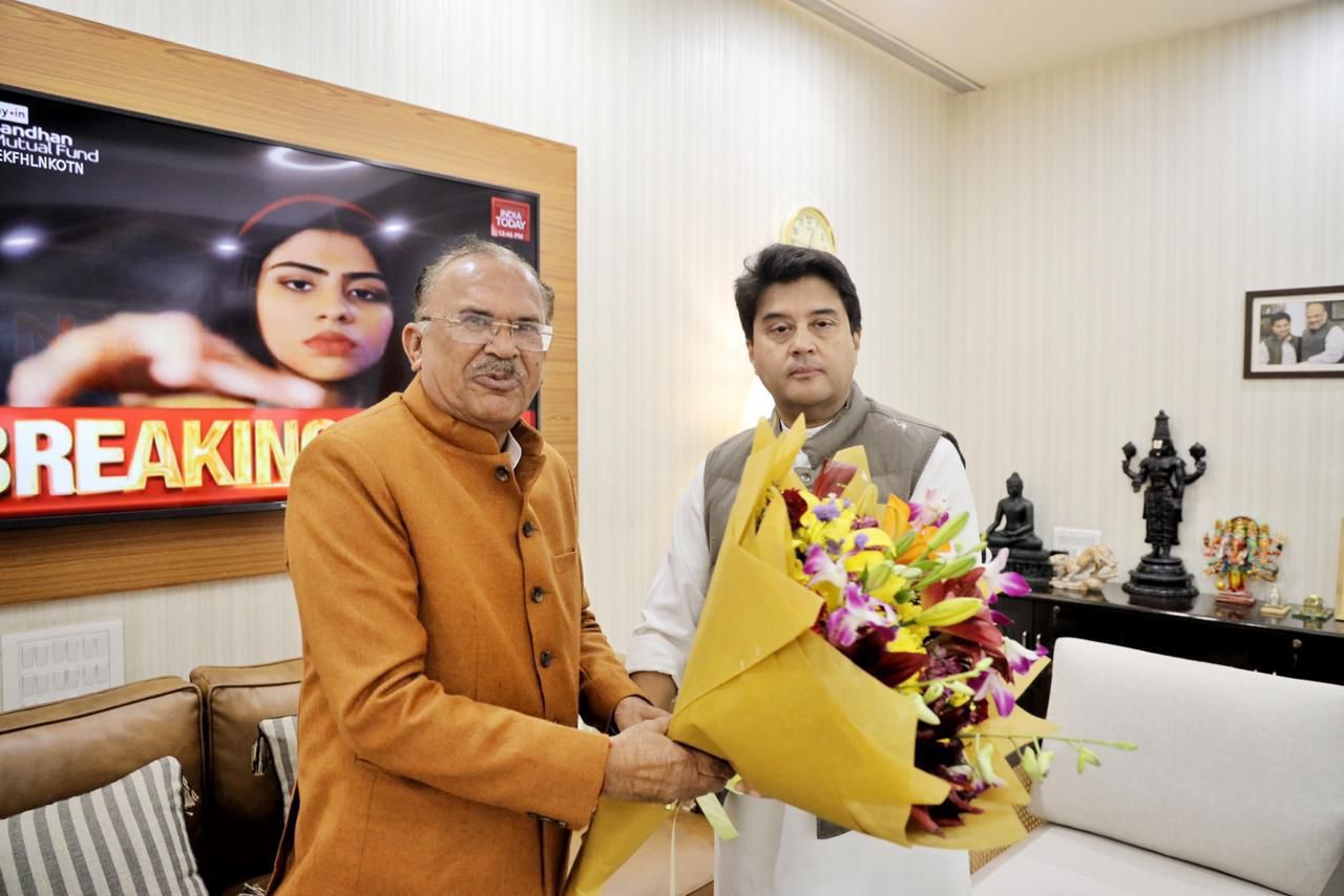 वासुदेव देवनानी ने ज्योतिरादित्य सिंधिया से की मुलाकात