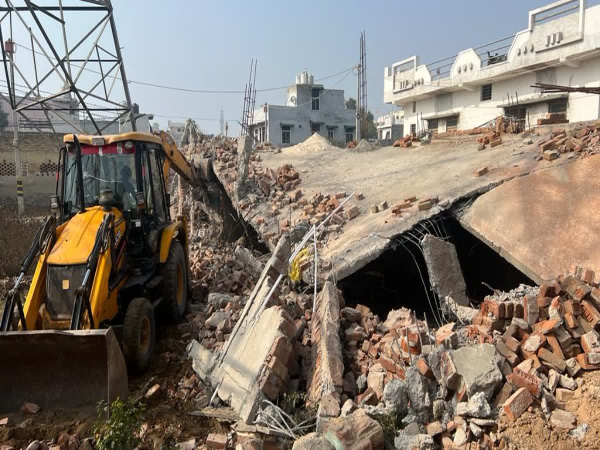 अजमेर में एडीए ने तोड़ा अवैध निर्माण: बिना नोटिस कार्रवाई पर विवाद