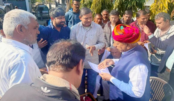 किशनगढ़ में केंद्रीय मंत्री भागीरथ चौधरी ने की जनसुनवाई