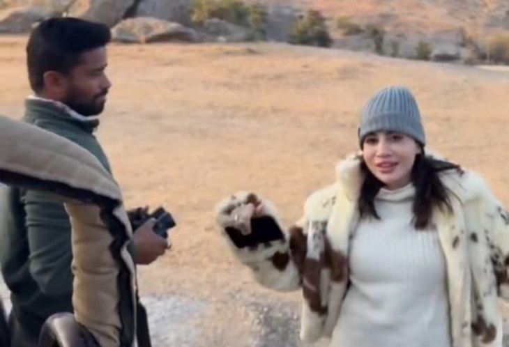 उर्फी जावेद का जवाई सफारी: राजस्थानी संस्कृति का लुत्फ