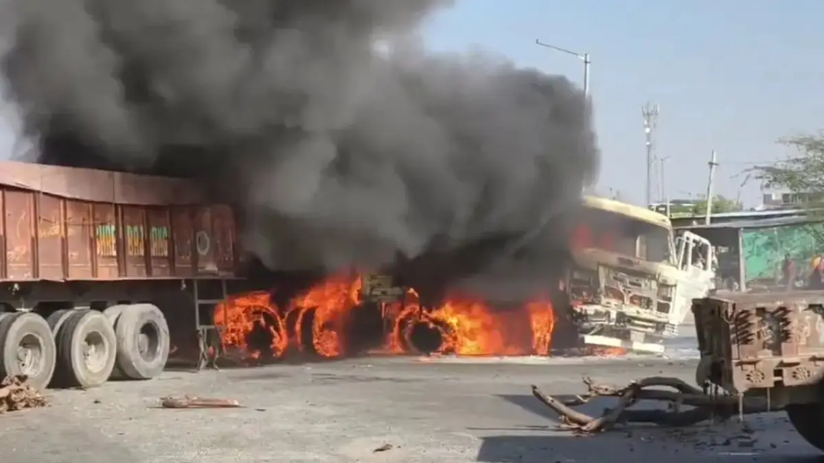 अजमेर-किशनगढ़ हाईवे पर दो ट्रेलरों की भीषण टक्कर