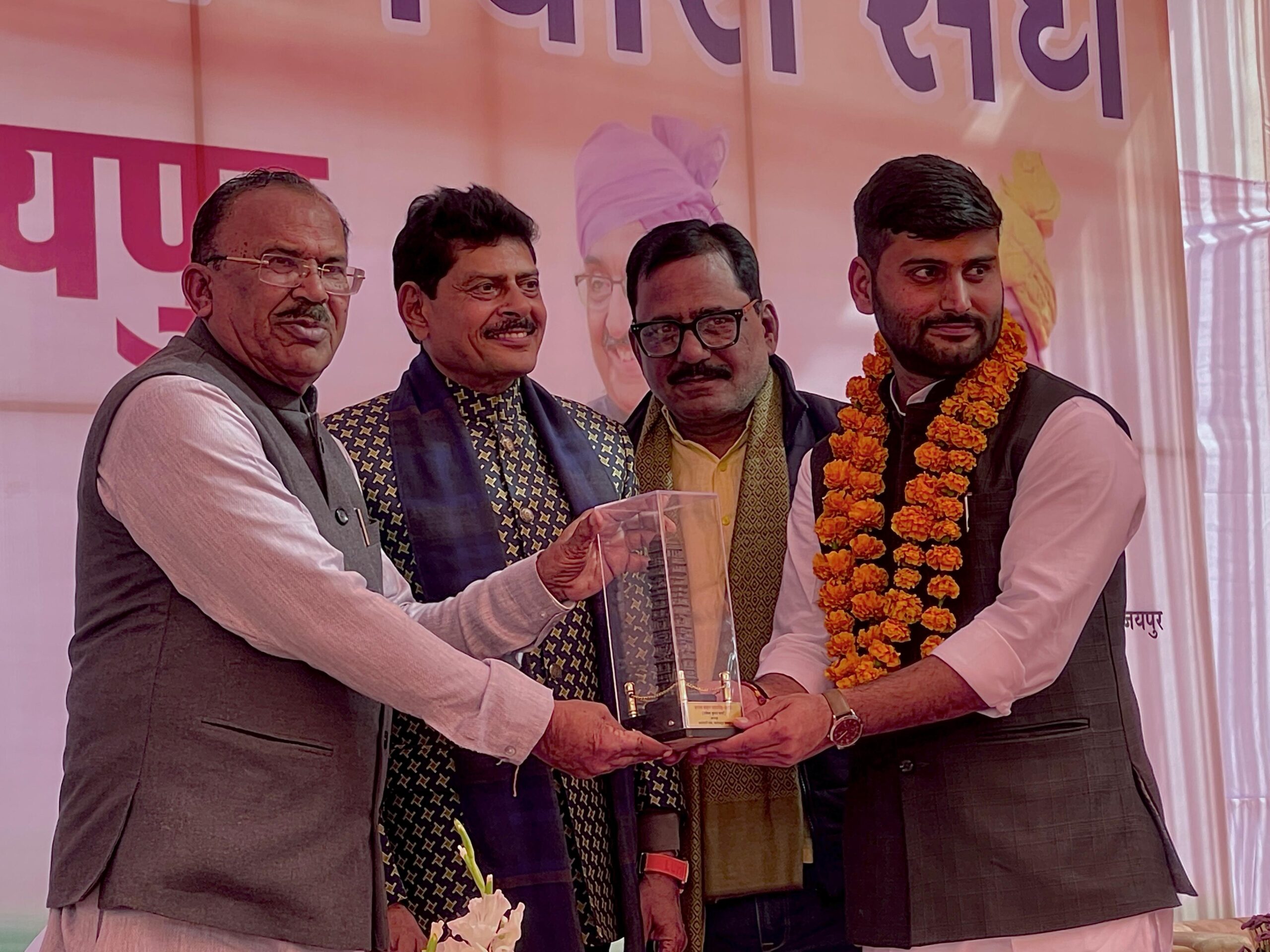 ‘देश हित में करेंगे काम और काम का लेंगे पूरा दाम’: वासुदेव देवनानी