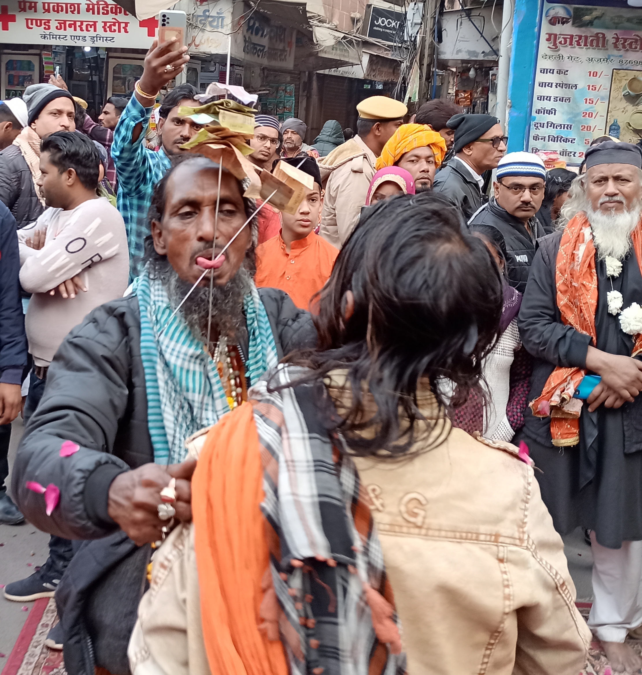 अजमेर दरगाह उर्स 2025: कलंदरों और मलंगों ने दिखाए हैरतअंगेज करतब