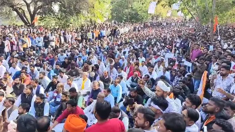 बारां में पप्पू धाकड़ पर हमले के विरोध में धाकड़ समाज का उग्र प्रदर्शन