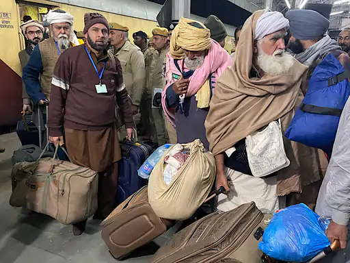 हिंदुस्तान-पाकिस्तान एकता की दुआ ख्वाजा गरीब नवाज के दरबार में