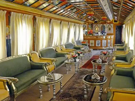 इलेक्ट्रिक इंजन से दौड़ी पैलेस ऑन व्हील्स: शाही ट्रेन के सफर में नवाचार