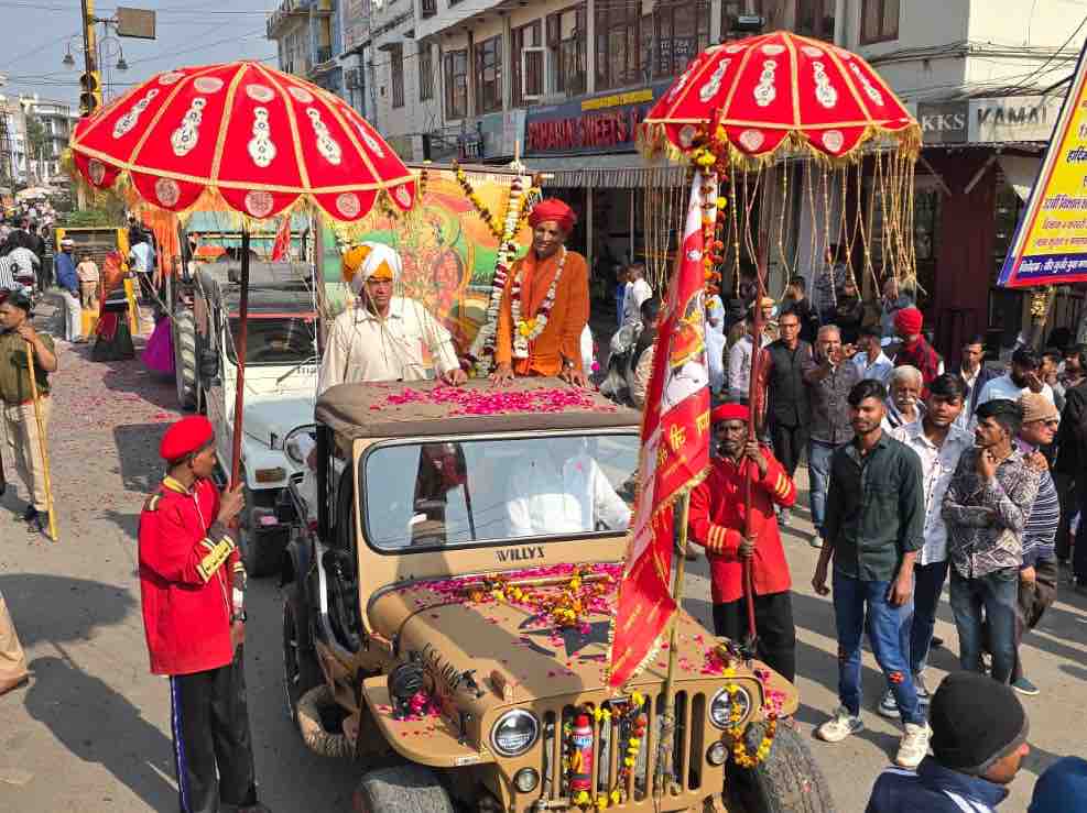 देवनारायण जयंती पर भव्य शोभायात्रा, पारंपरिक वेशभूषा में शामिल हुए युवा