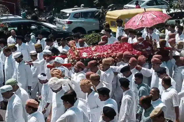 अरविंद सिंह मेवाड़ के अंतिम संस्कार में उमड़ा जनसैलाब