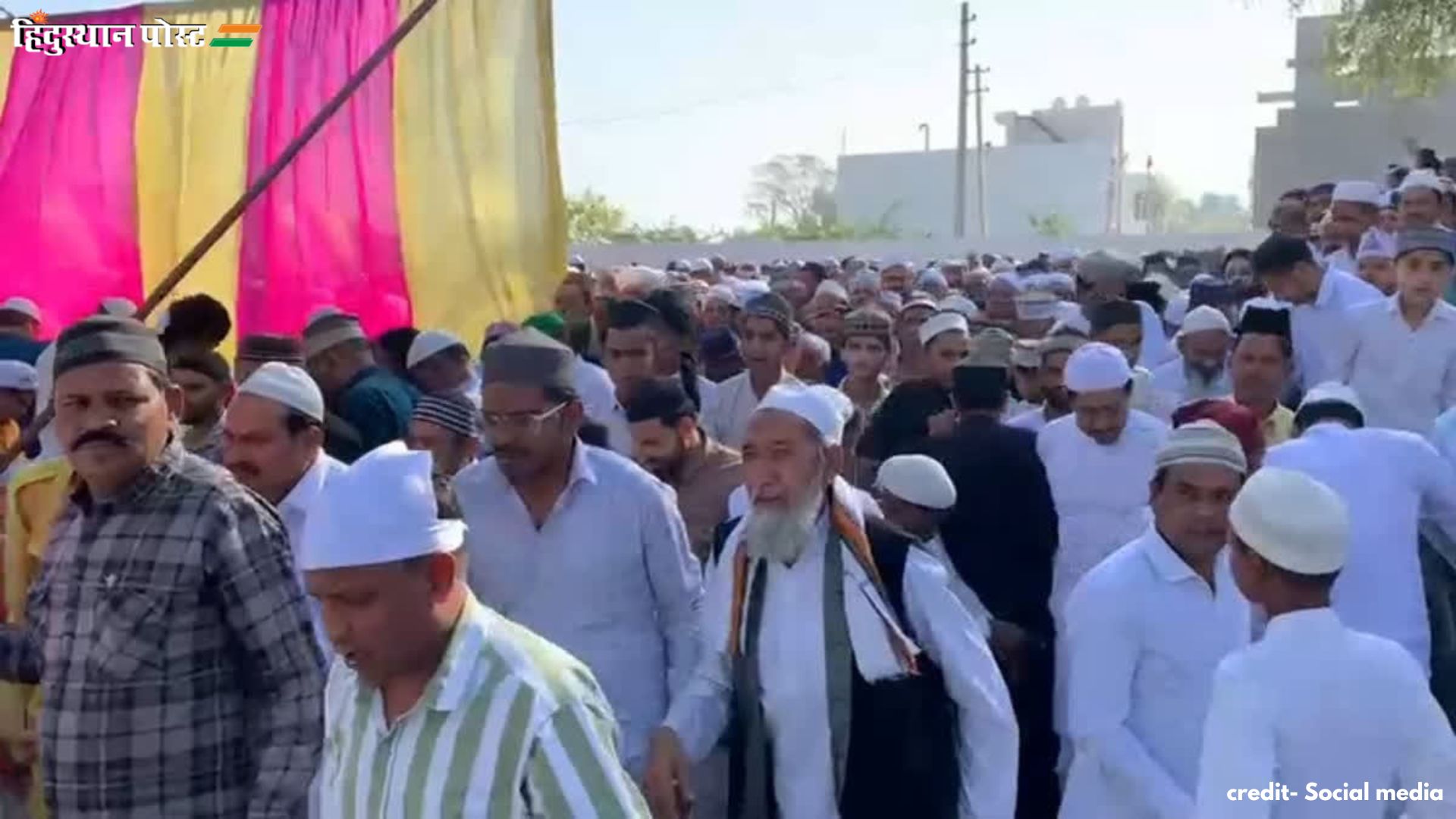 ईद पर नमाज अदा, भाईचारे का पैगाम और फिलिस्तीन समर्थन पर विवाद