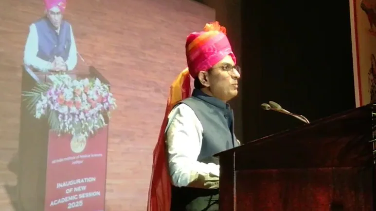 डीवाई चंद्रचूड़ ने डॉक्टरों को दी सीख, कहा- AI मरीजों को नहीं समझ सकता