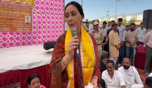 21 कुंडीय महायज्ञ में पहुंचीं डिप्टी सीएम दिया कुमारी