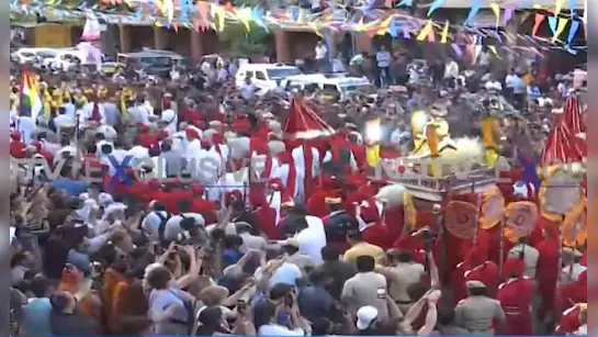 राजस्थान में गणगौर की सवारी: जयपुर में शाही लवाजमे संग निकली