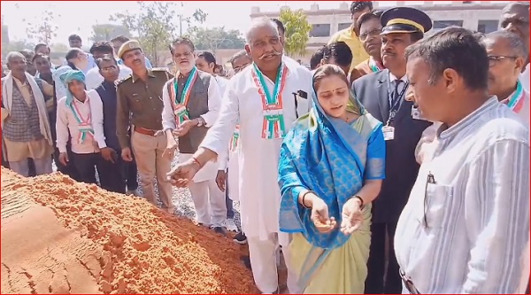 भरतपुर सांसद संजना जाटव का रेलवे स्टेशन निरीक्षण