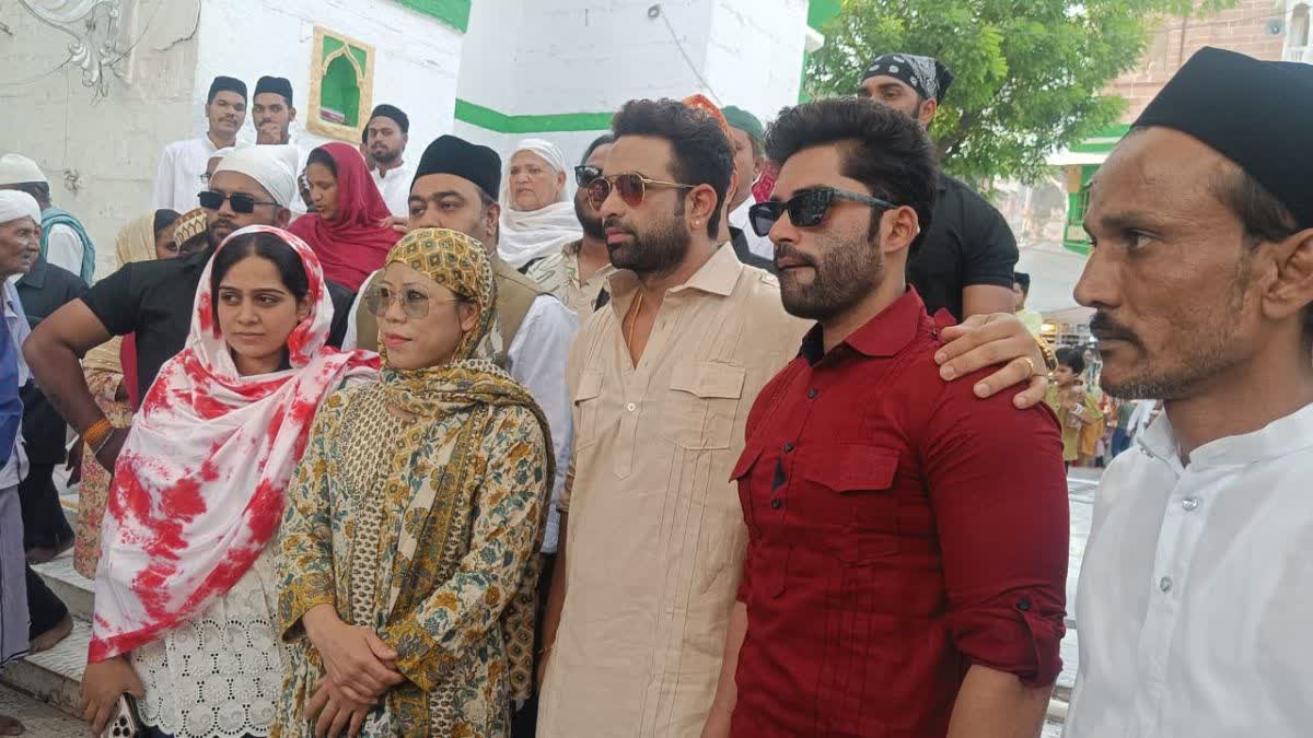 अजमेर दरगाह में मैरी कॉम ने पेश की चादर, पहलगाम हमले पर जताया दुख