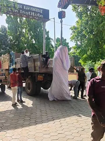 उदयपुर में आंधी-तूफान से भारी तबाही, पूर्व सीएम सुखाड़िया की प्रतिमा गिरी