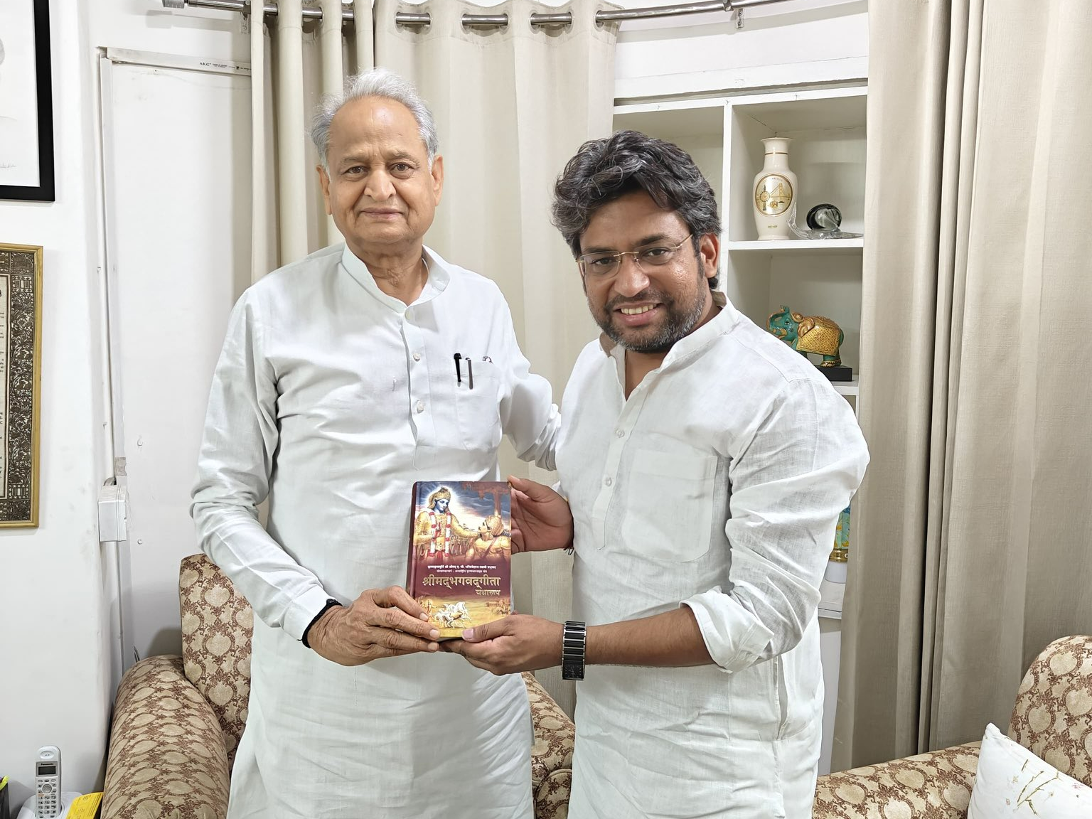 पूर्व BJYM अध्यक्ष हिमांशु शर्मा ने की अशोक गहलोत से मुलाकात