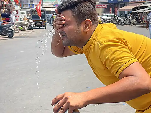 नौतपा का दूसरा दिन: चिलचिलाती धूप और गर्म हवाओं से लोग बेहाल