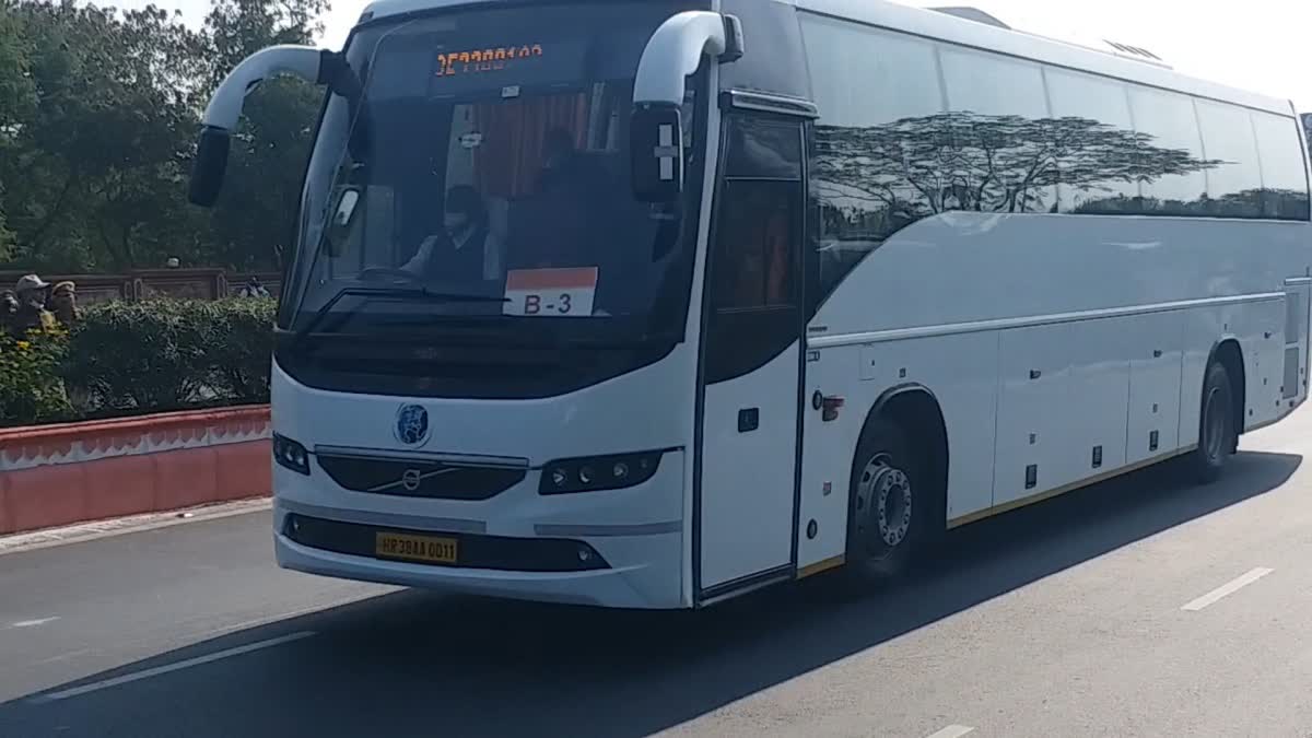जयपुर-दिल्ली के बीच फिर शुरू हुई वॉल्वो बस सेवा, किराया 750 रुपए तय