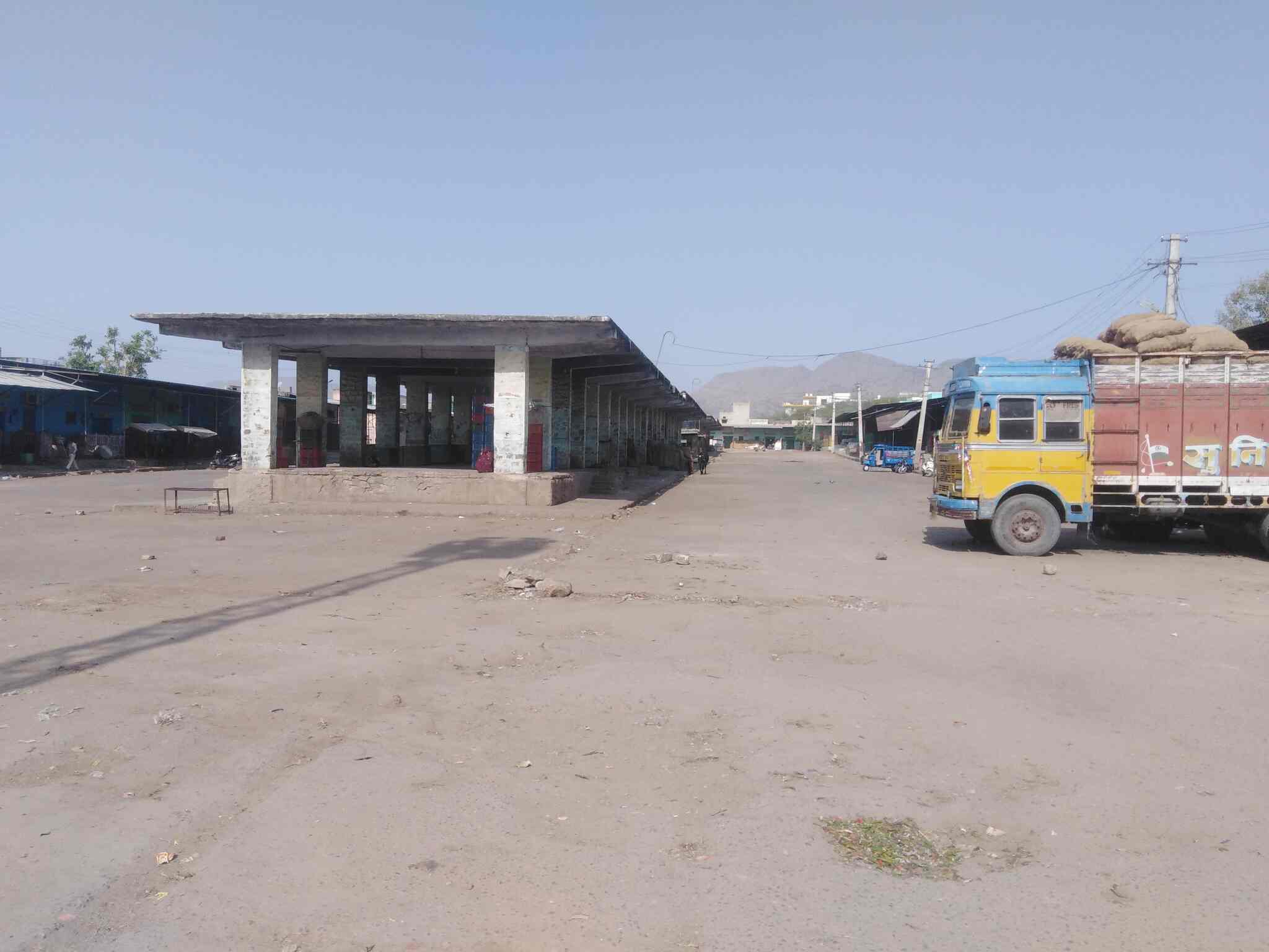 अजमेर कृषि मंडी में यूजर चार्ज का विरोध, व्यापारियों ने दो दिन के लिए किया बंद