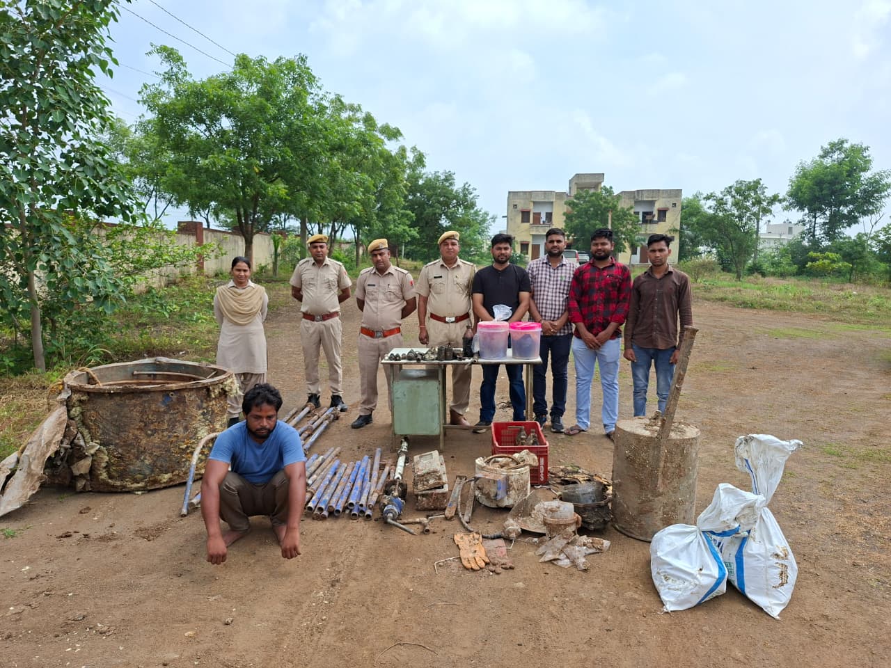 प्रतापगढ़ में एमडी ड्रग फैक्ट्री का भंडाफोड़