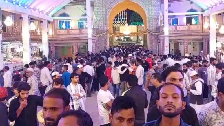 दीवाना शाह के 84वें उर्स में उमड़ा जनसैलाब, कपासन दरगाह पहुंचे जायरीन